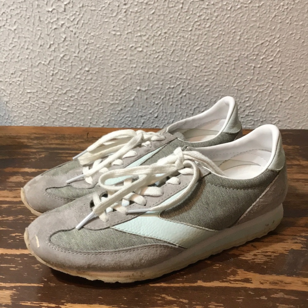 Brooks retro shoes